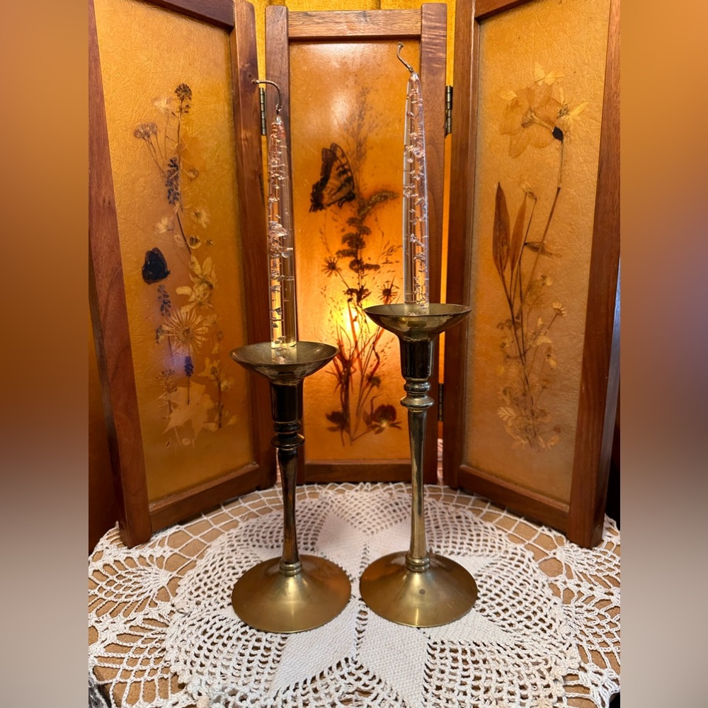 Vintage MCM Lucite Acrylic Candle Stick Set of 2 Clear Gold leaf Flakes Decor 8”